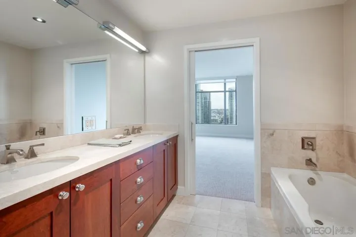 700 W E St 1803, San Diego, California 92101