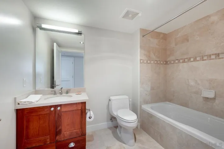700 W E St 1803, San Diego, California 92101