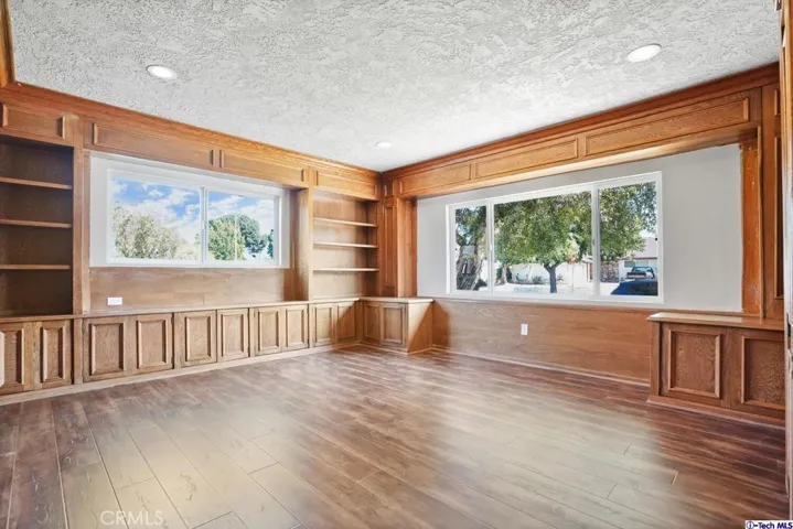 9253 Gerald Avenue, Northridge, California 91343