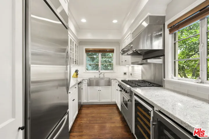 9601 Charleville Boulevard 12, Beverly Hills, California 90212