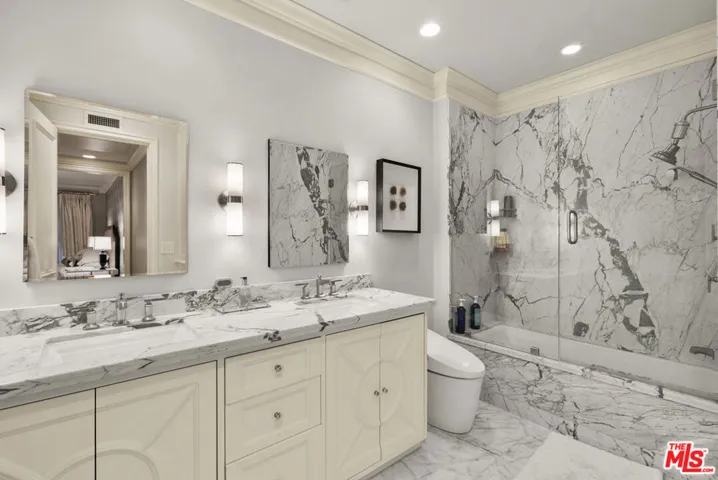 9601 Charleville Boulevard 12, Beverly Hills, California 90212