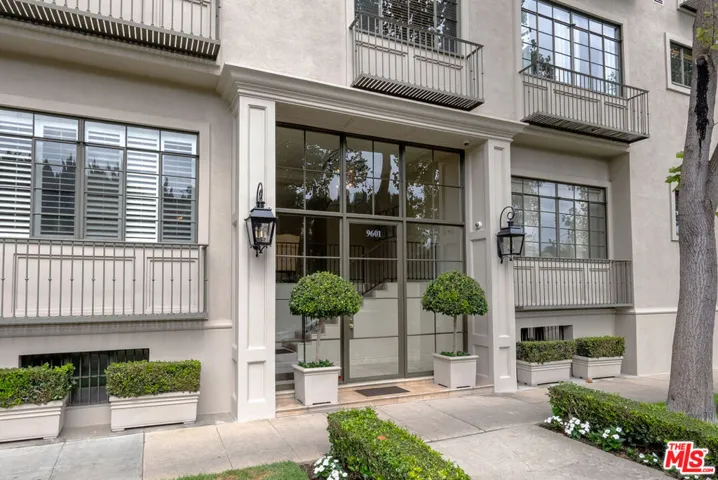 9601 Charleville Boulevard 12, Beverly Hills, California 90212