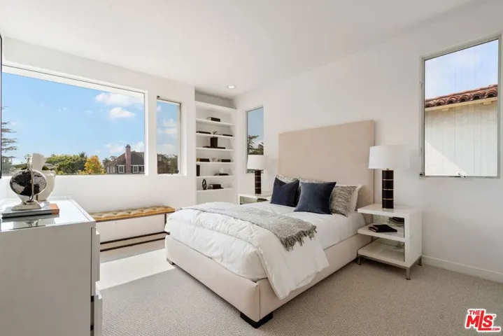 521 20th Street, Santa Monica, California 90402