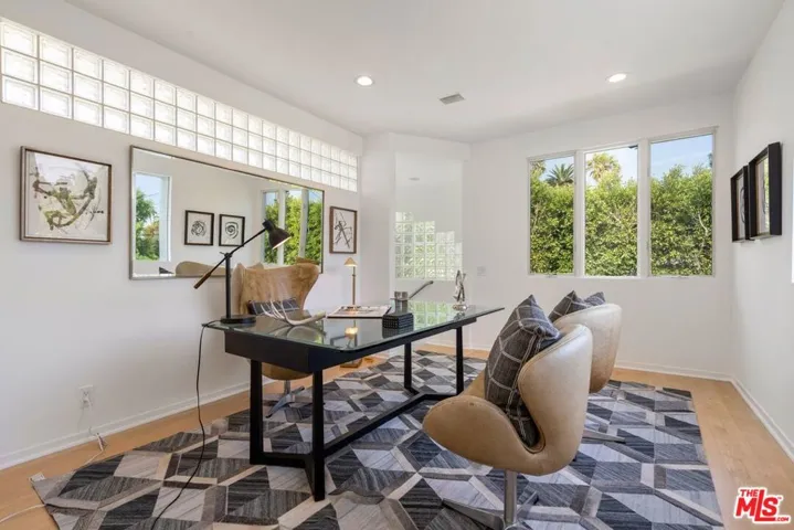 521 20th Street, Santa Monica, California 90402