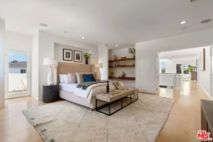 521 20th Street, Santa Monica, California 90402