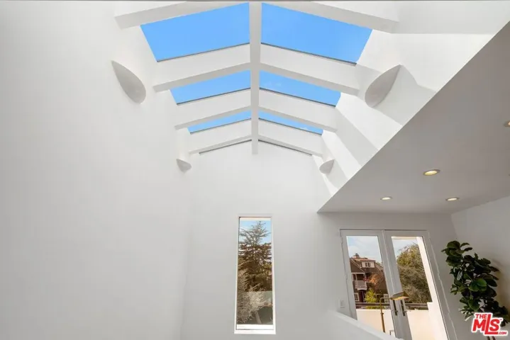 521 20th Street, Santa Monica, California 90402