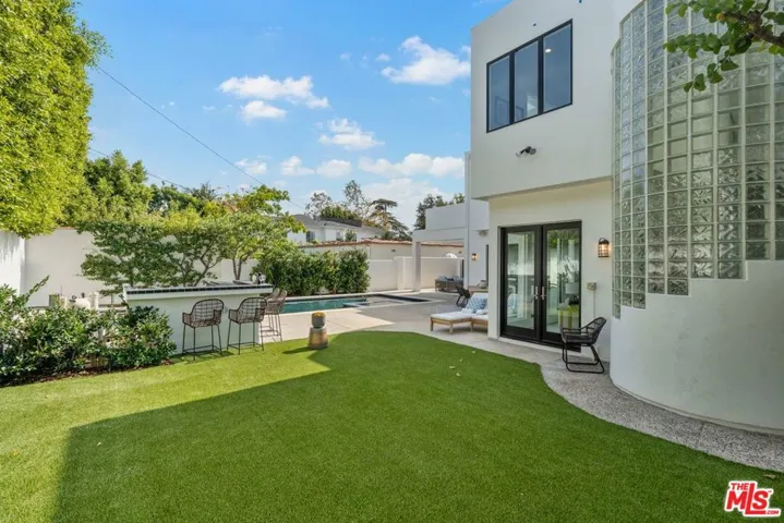521 20th Street, Santa Monica, California 90402