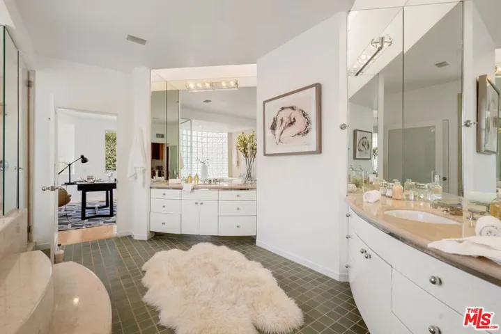 521 20th Street, Santa Monica, California 90402