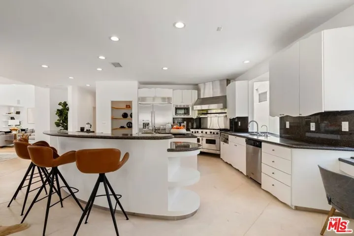 521 20th Street, Santa Monica, California 90402