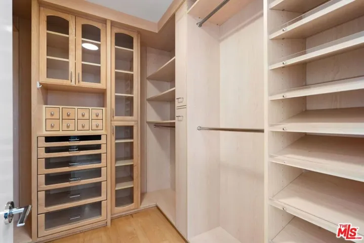 521 20th Street, Santa Monica, California 90402