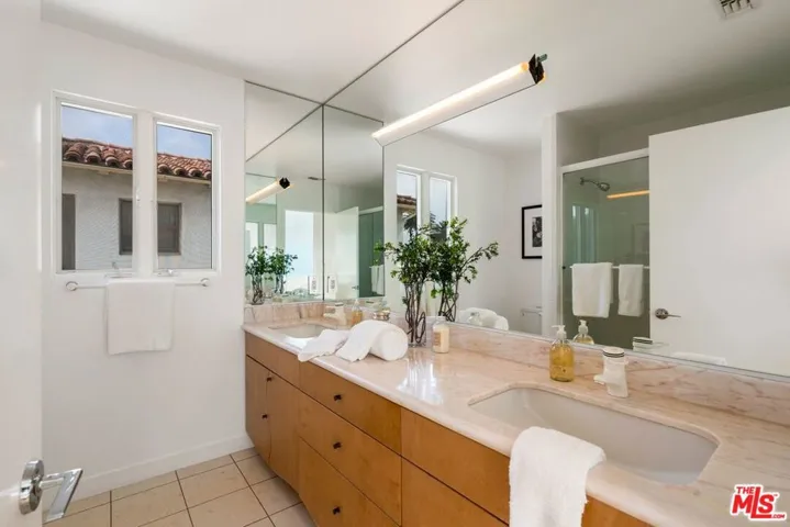 521 20th Street, Santa Monica, California 90402