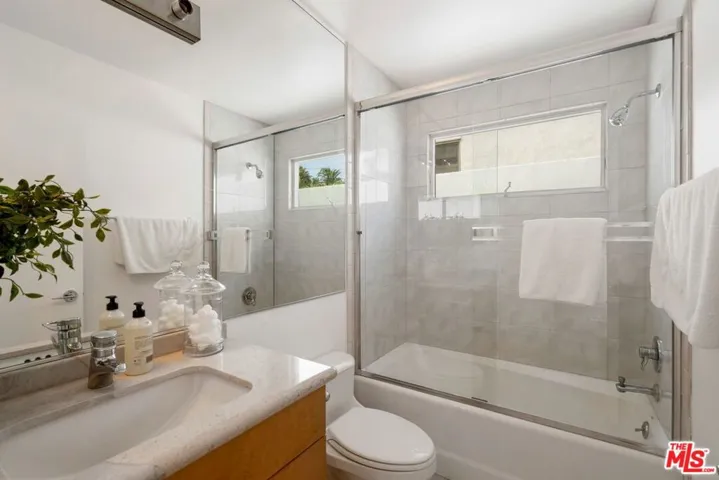 521 20th Street, Santa Monica, California 90402