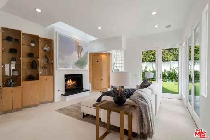 521 20th Street, Santa Monica, California 90402