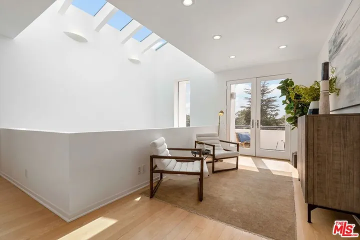 521 20th Street, Santa Monica, California 90402