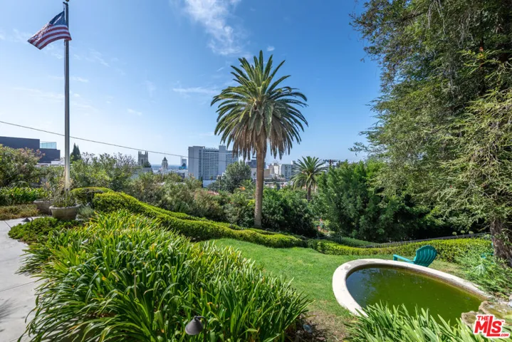 1954 Hillcrest Road 11, Los Angeles, California 90068