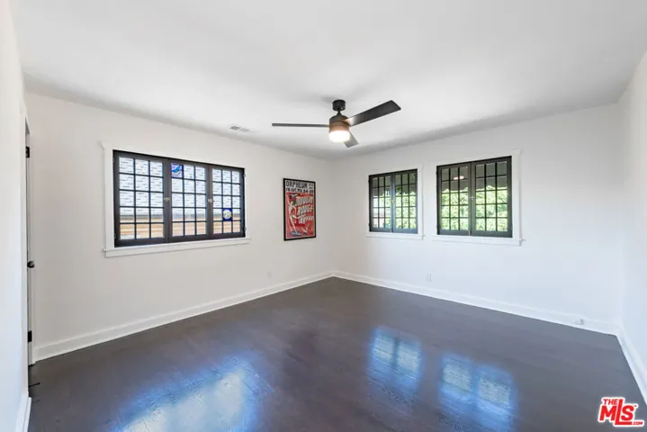1954 Hillcrest Road 11, Los Angeles, California 90068