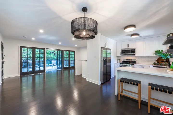 1954 Hillcrest Road 11, Los Angeles, California 90068