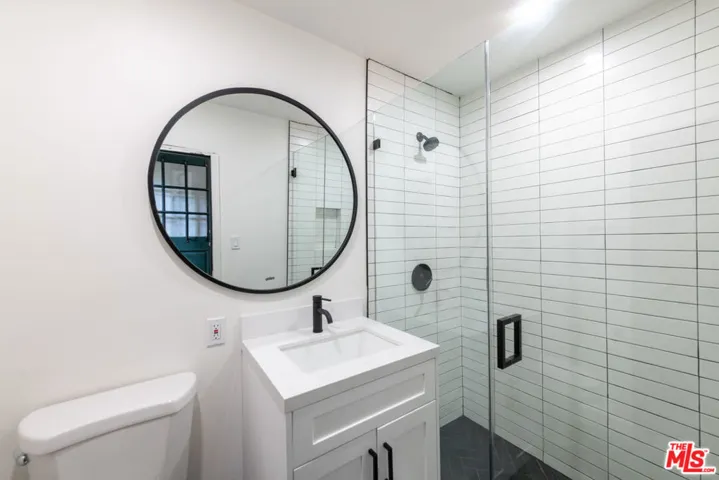 1954 Hillcrest Road 11, Los Angeles, California 90068