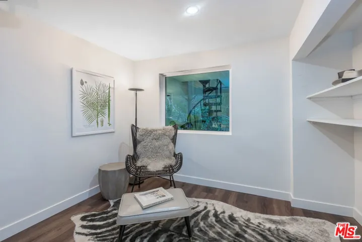 1954 Hillcrest Road 11, Los Angeles, California 90068