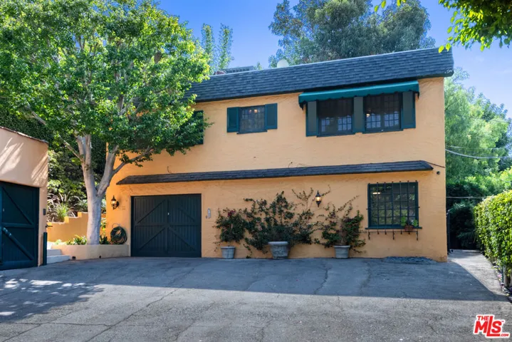 1954 Hillcrest Road 11, Los Angeles, California 90068