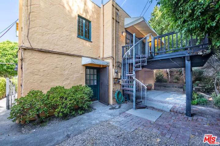 1954 Hillcrest Road 11, Los Angeles, California 90068