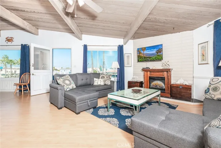 UPSTAIRS UNIT
