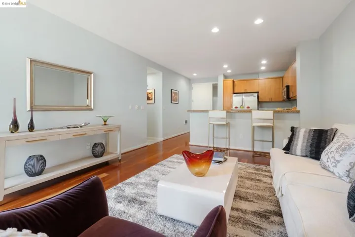 3090 Glascock St 306, Oakland, California 94601