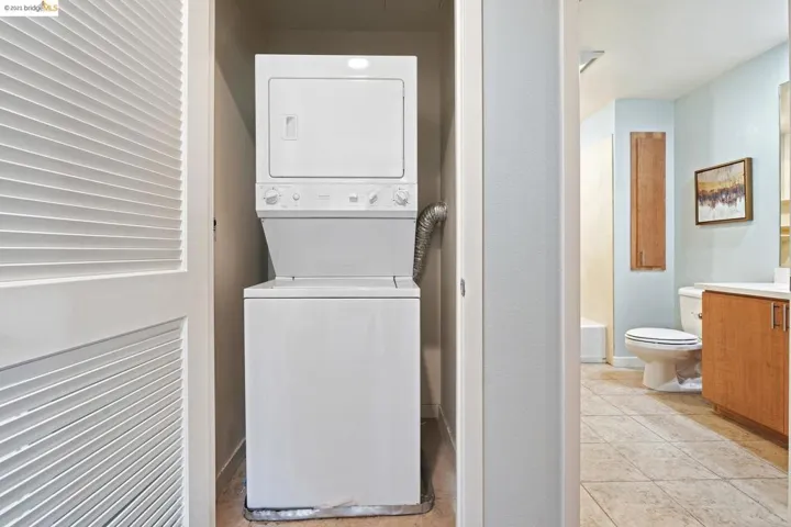 3090 Glascock St 306, Oakland, California 94601