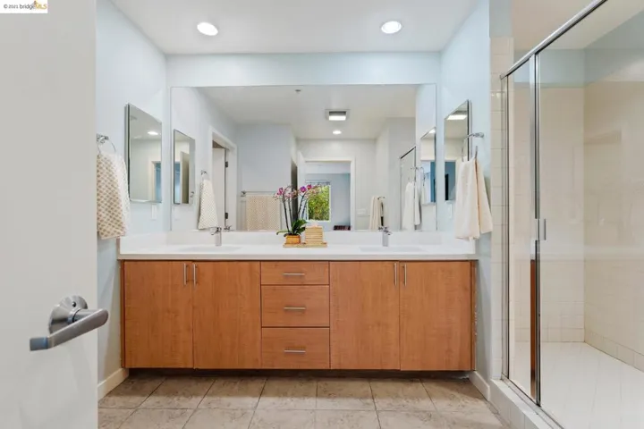 3090 Glascock St 306, Oakland, California 94601
