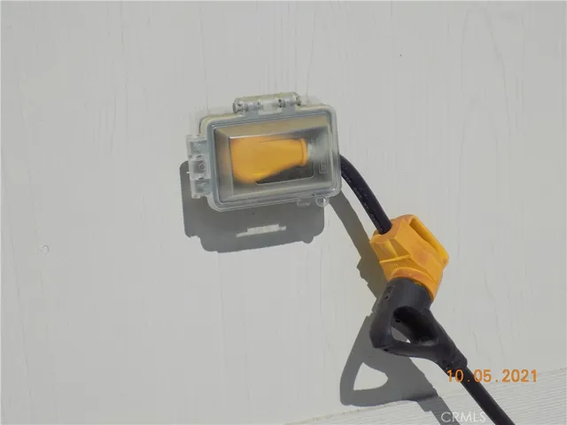 Electric hookup for RV