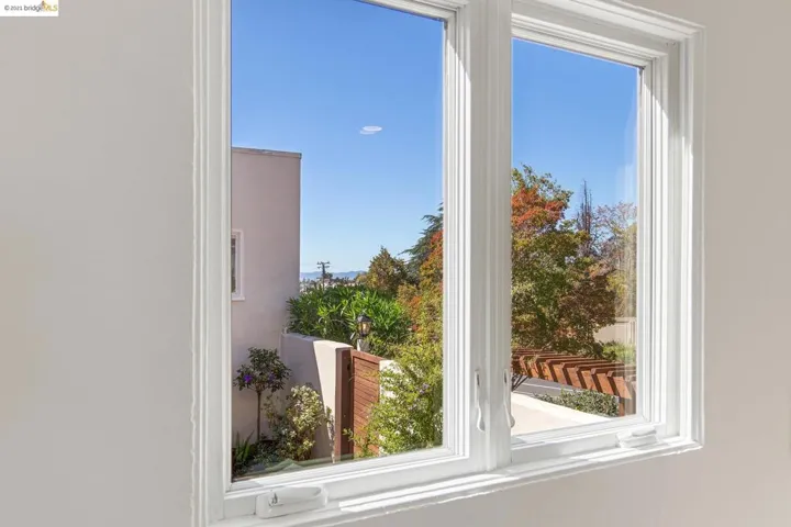 108 Moraga Ave, Piedmont, California 94611