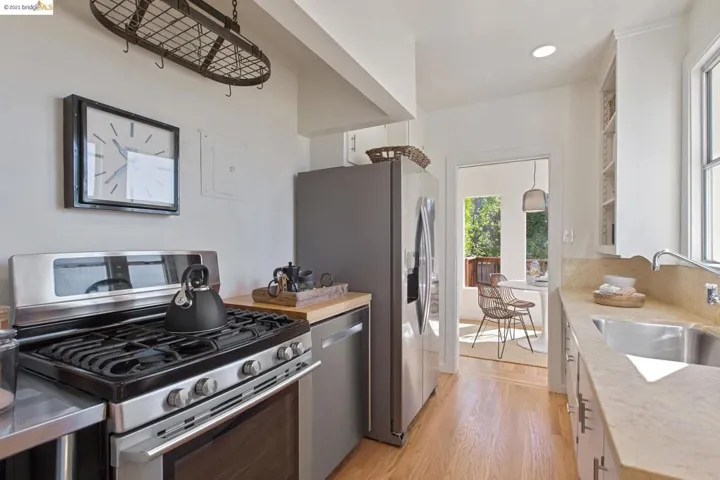 108 Moraga Ave, Piedmont, California 94611