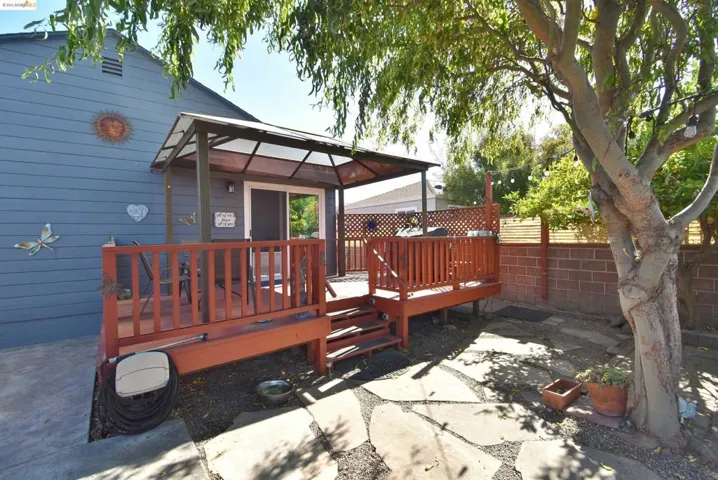 731 Lassen Street, Richmond, California 94805-1444
