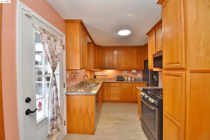 731 Lassen Street, Richmond, California 94805-1444
