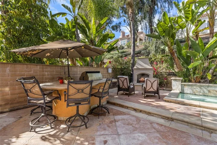 Built in BBQ island with refrigerator