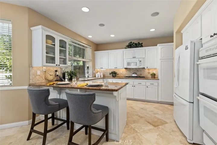 Chef's delight to cook in this kitchen
