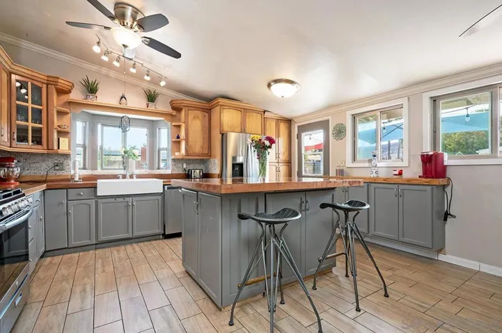13055 Conley St, Poway, California 92064