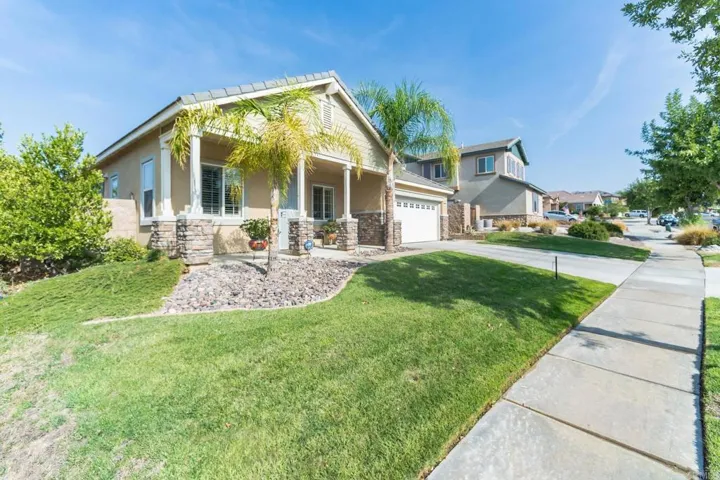785 Suncup Circle, Hemet, California 92543