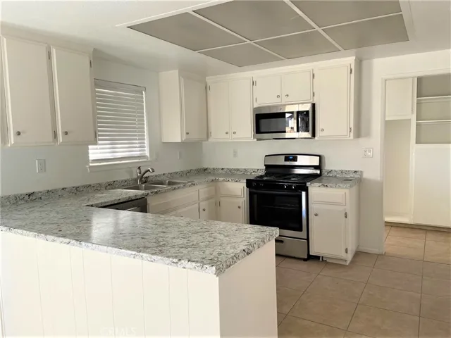 15555 Tamarack Drive, Victorville, California 92395