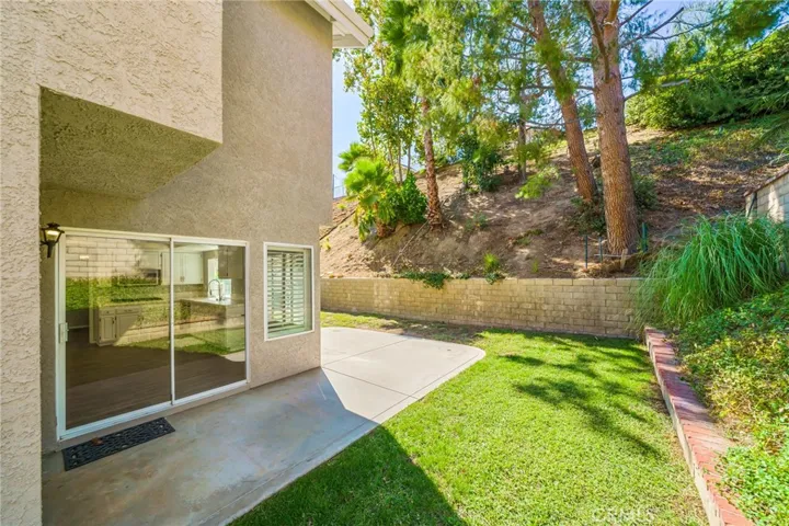 27523 Mariam Place, Saugus, California 91350