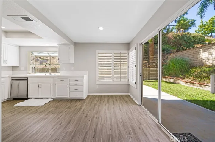 27523 Mariam Place, Saugus, California 91350