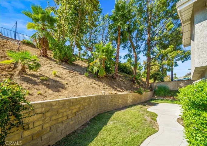 27523 Mariam Place, Saugus, California 91350