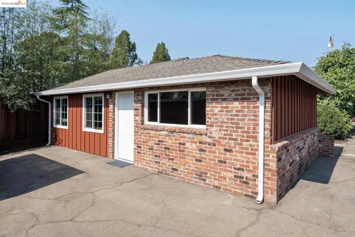 11303 Ettrick St, Oakland, California 94605