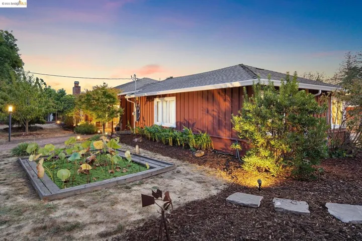 11303 Ettrick St, Oakland, California 94605