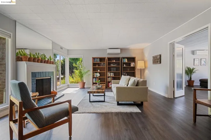 11303 Ettrick St, Oakland, California 94605