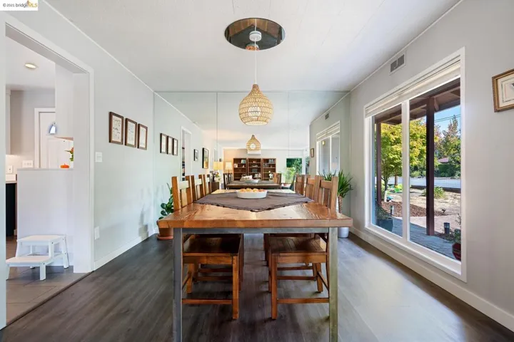 11303 Ettrick St, Oakland, California 94605