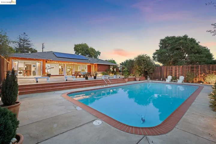 11303 Ettrick St, Oakland, California 94605