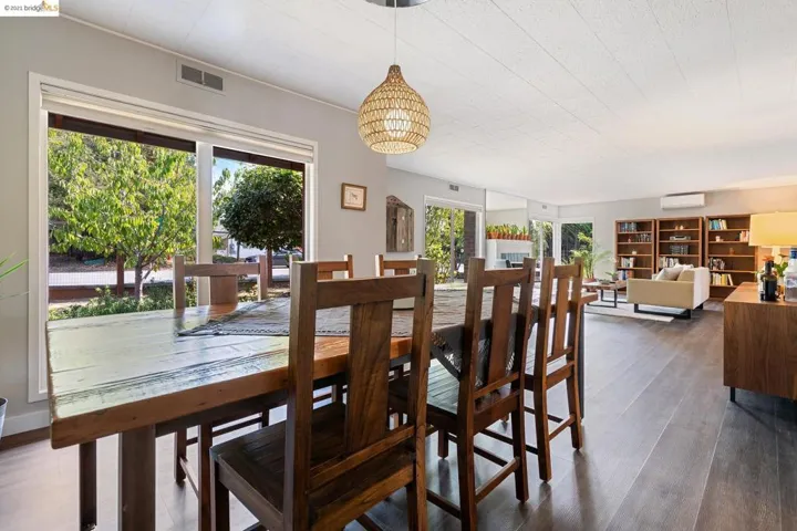 11303 Ettrick St, Oakland, California 94605