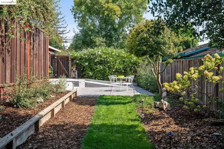 11303 Ettrick St, Oakland, California 94605