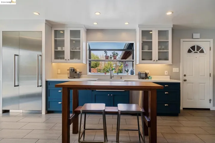 11303 Ettrick St, Oakland, California 94605